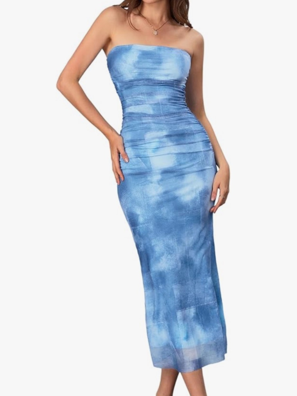Elegant strapless midi dress in a soft blue tie-dye print. Figure-flattering ruc